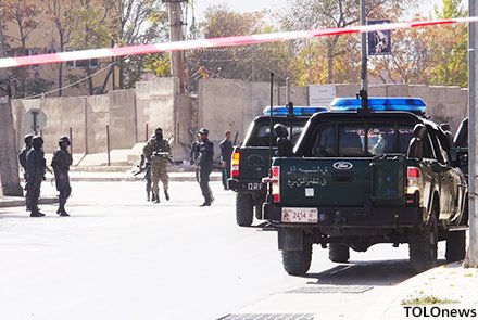 Shamshad TV under attack in Kabul city. Security forces converge on the scene and cordon off the area as attack continues