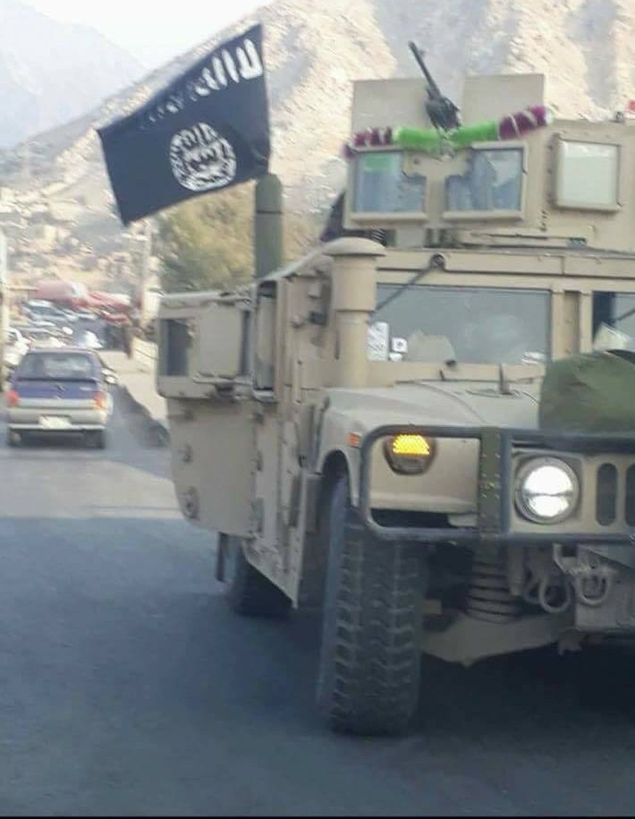 A US-made Humvee flying the flag of the Islamic State was seen driving in Jalalabad, Afghanistan.  While some suggest IS militants were escorted by security forces, others claim the Afghan National Security Forces displayed the flag after a successful operation against IS.   