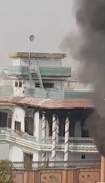 Afganistan Özel Kuvvetleri Celalabad’da derneğe saldıran 3 teröristle çatışıyor