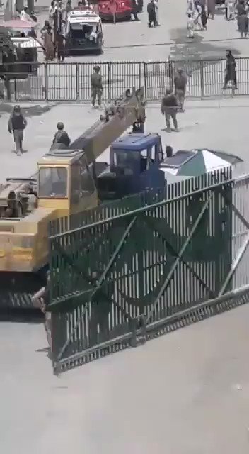 Reports that 02 remnants are on Jalalabad airport surrounded by Taliban Sporadic clashes with them. All Nangarhar districts along Pakistan border fell Afghanistan